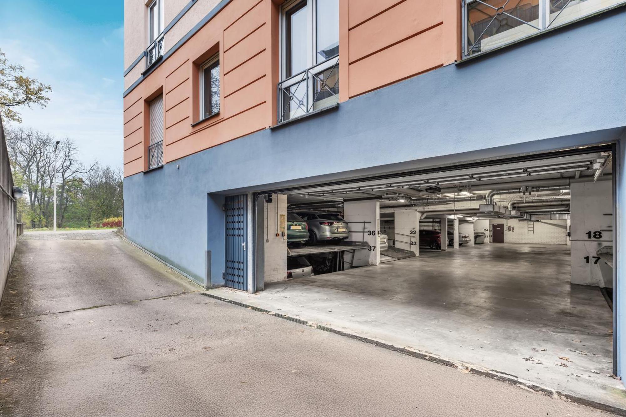 Edler Wohnraum Schwanenteich-Oase Mit Balkon, Kaffeevollautomat, Lift & Parkplatz Apartman Zwickau Kültér fotó
